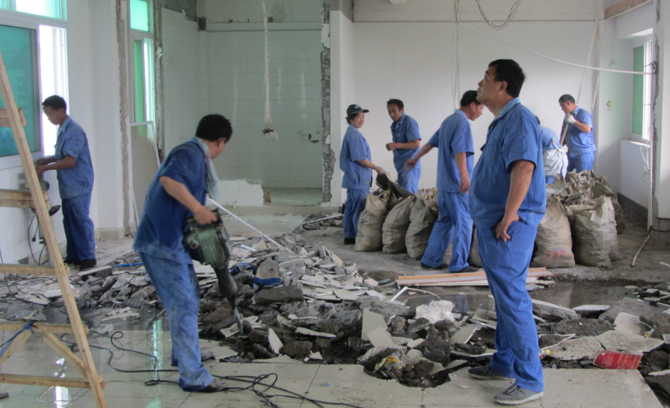 苏州厨房客厅地砖拆除