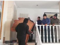 苏州苏州市区“大白宫”违建拆除现场，楼内画面曝